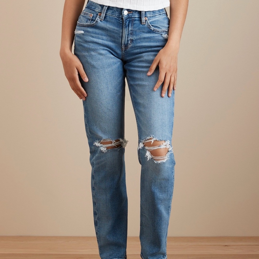 AE Stretch Straight Ripped Jeans